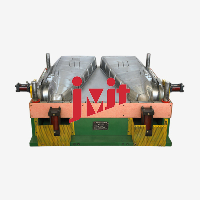 SMC汽車導(dǎo)流罩模具